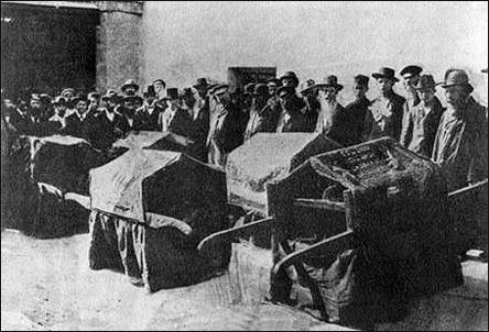 20120504-Torah funeral After_Kishinyov_pogrom.jpg